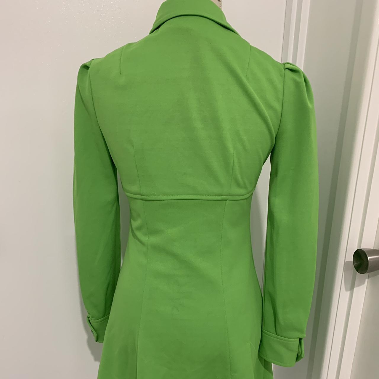 Cute-as-a-button Vintage 1960s Lime Green... - Depop