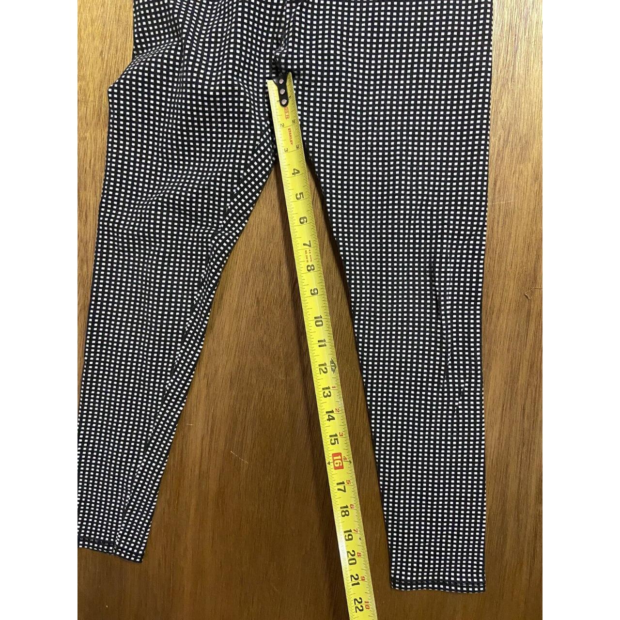 Mixit Women's Black/White Checkered Capri Pants Slacks Size Small Stretch