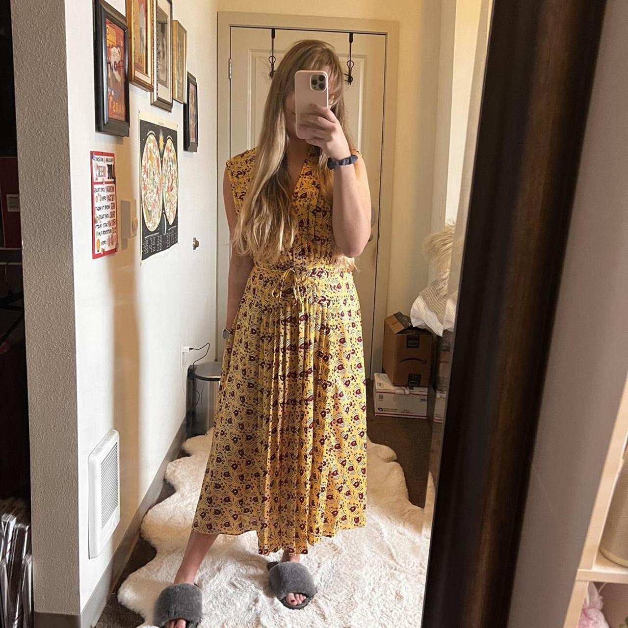 Zara Midi Pleated Yellow dress Size L Never Depop