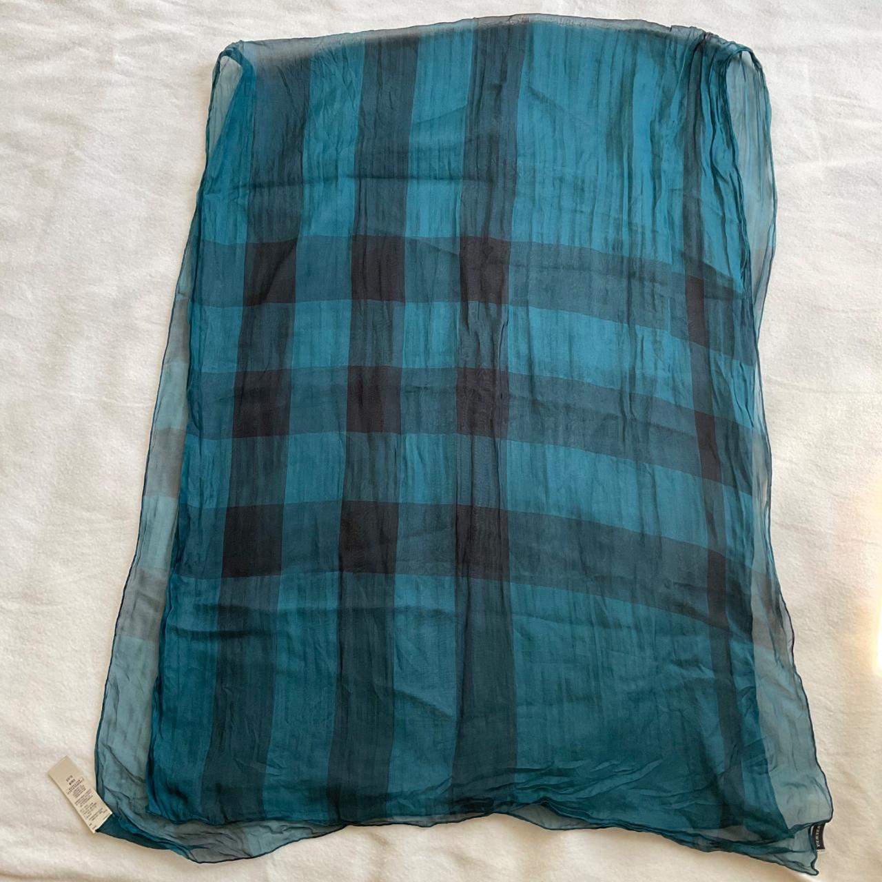 Burberry store turquoise scarf