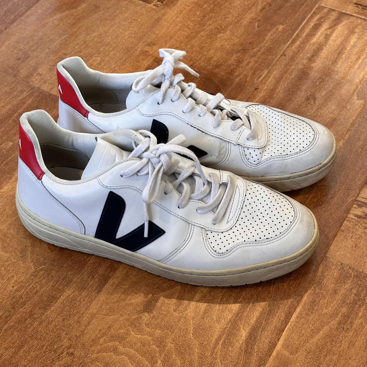 Veja sneakers. V10. Worn a handful of times - Depop