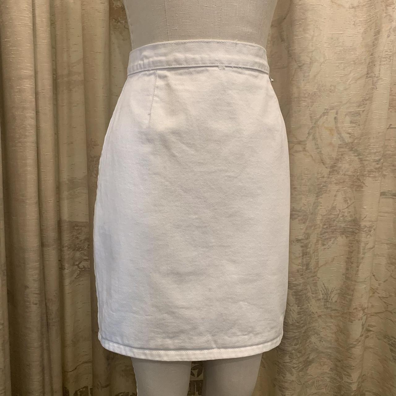 White on sale skirt guess