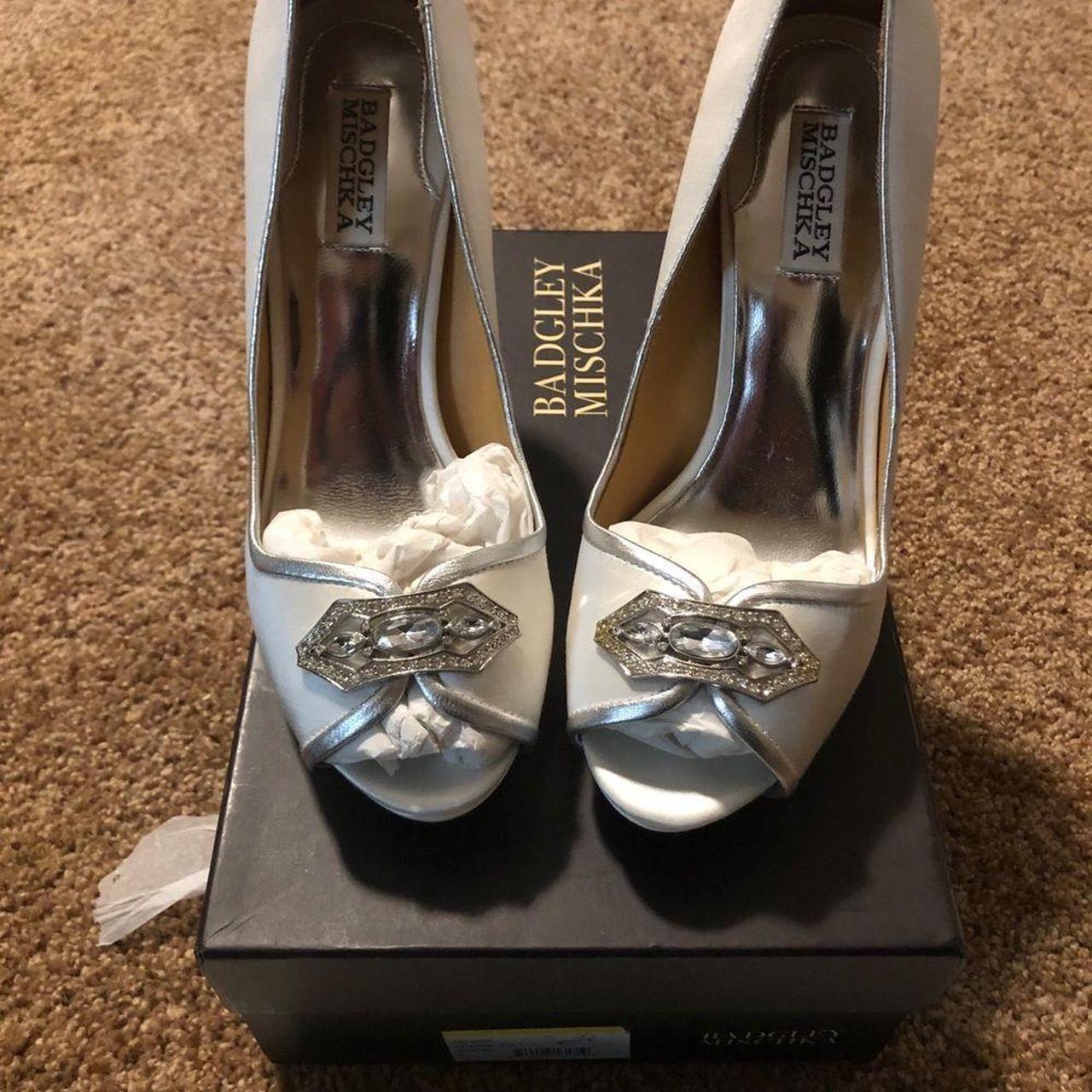 Badgley Mischka Formslag Ivory Satin Pumps outlet