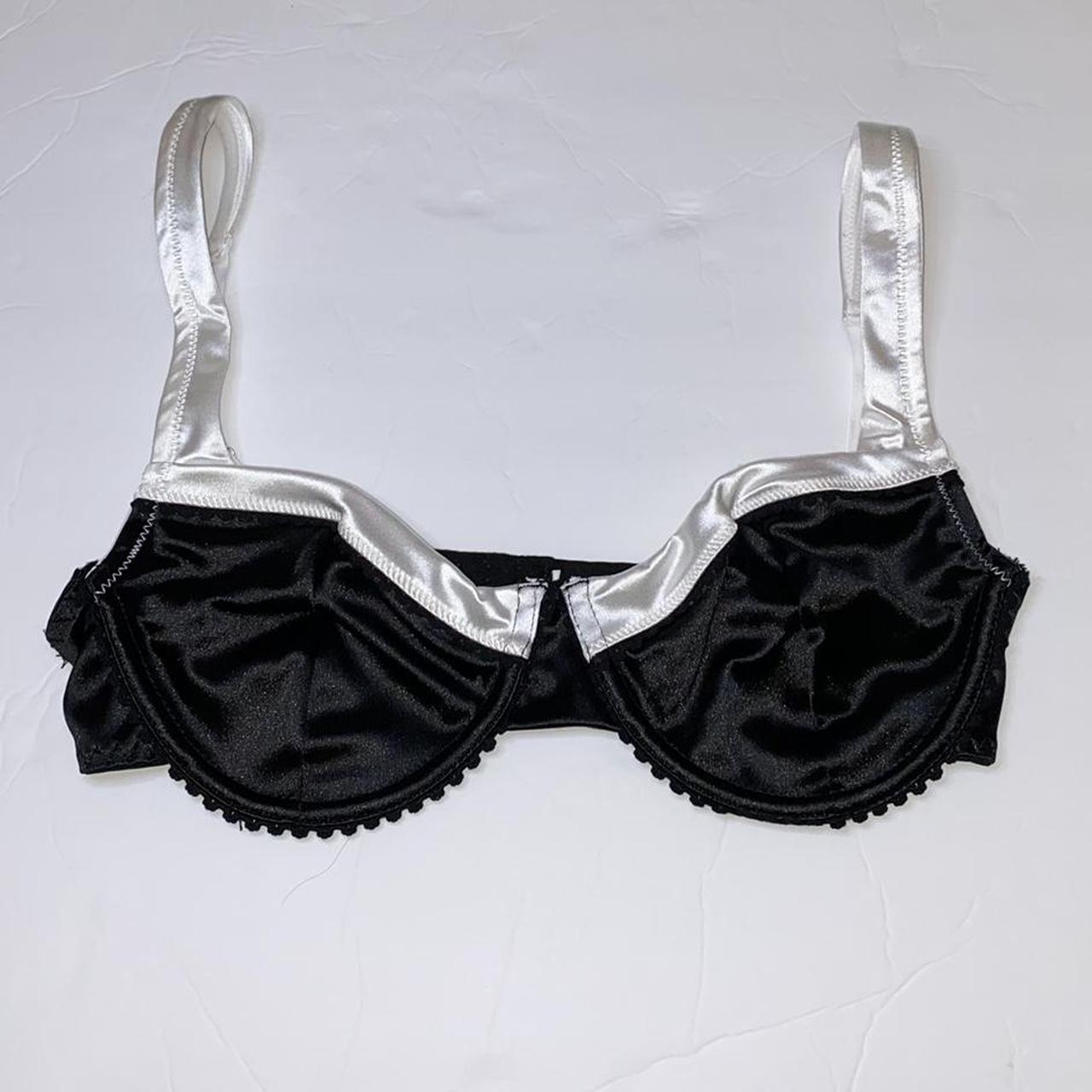 Frederick's of Hollywood Women's Black and White Bra (2)