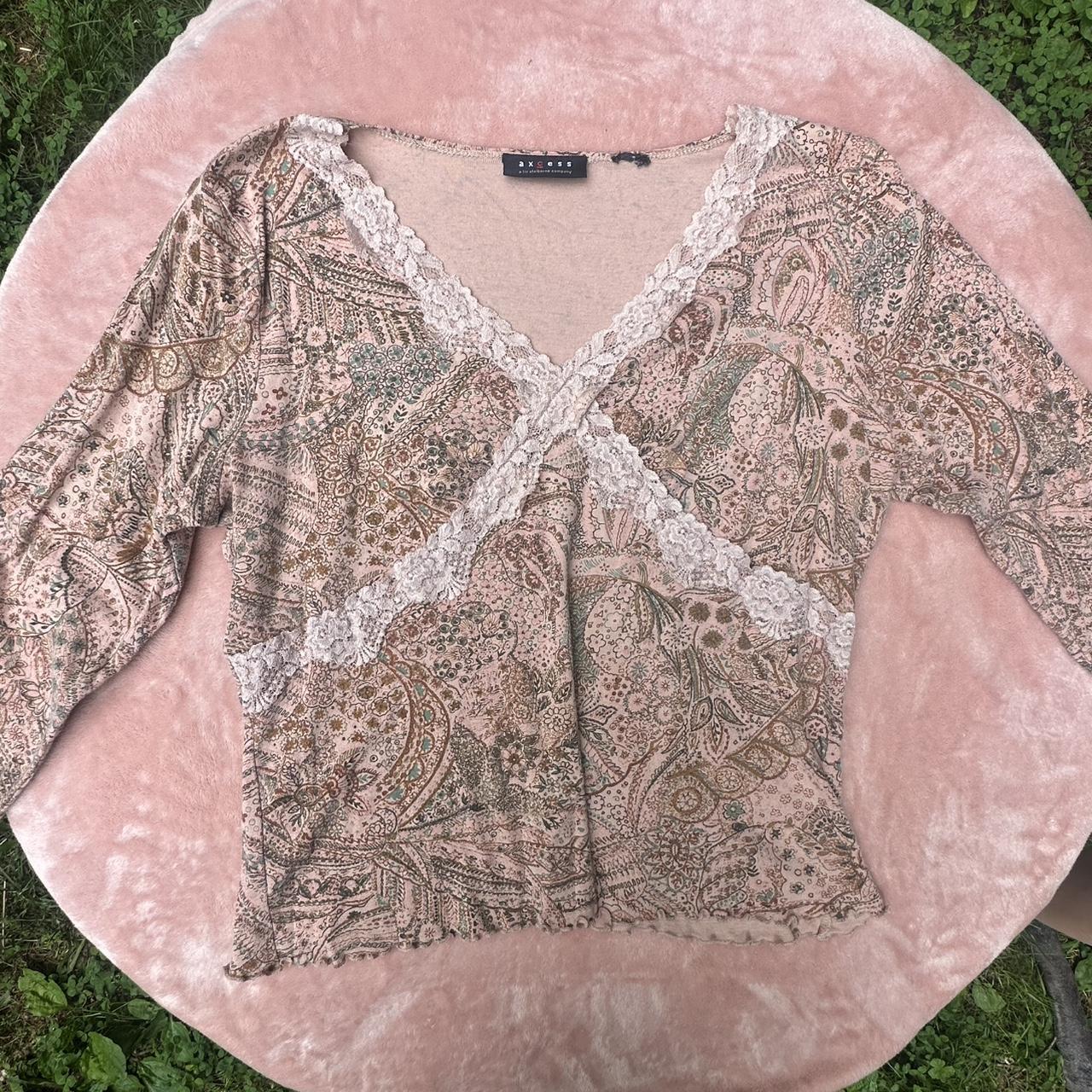 item listed by thriftylilthang__