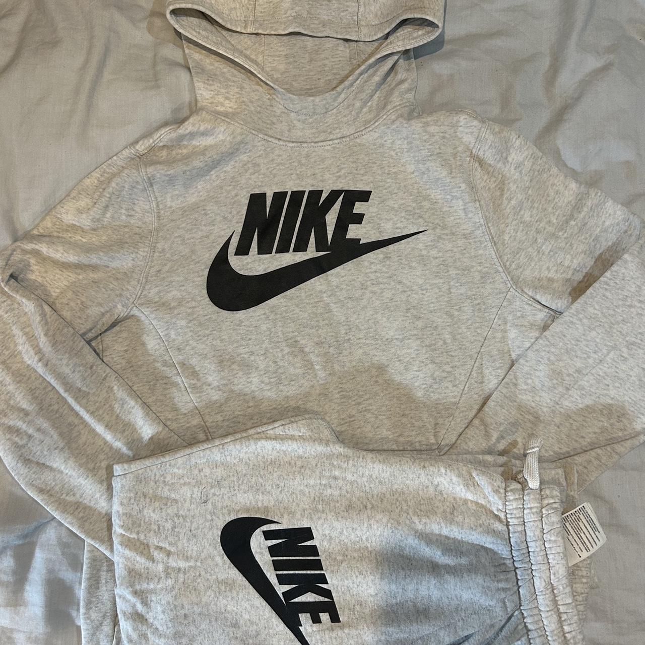juniors nike tracksuit