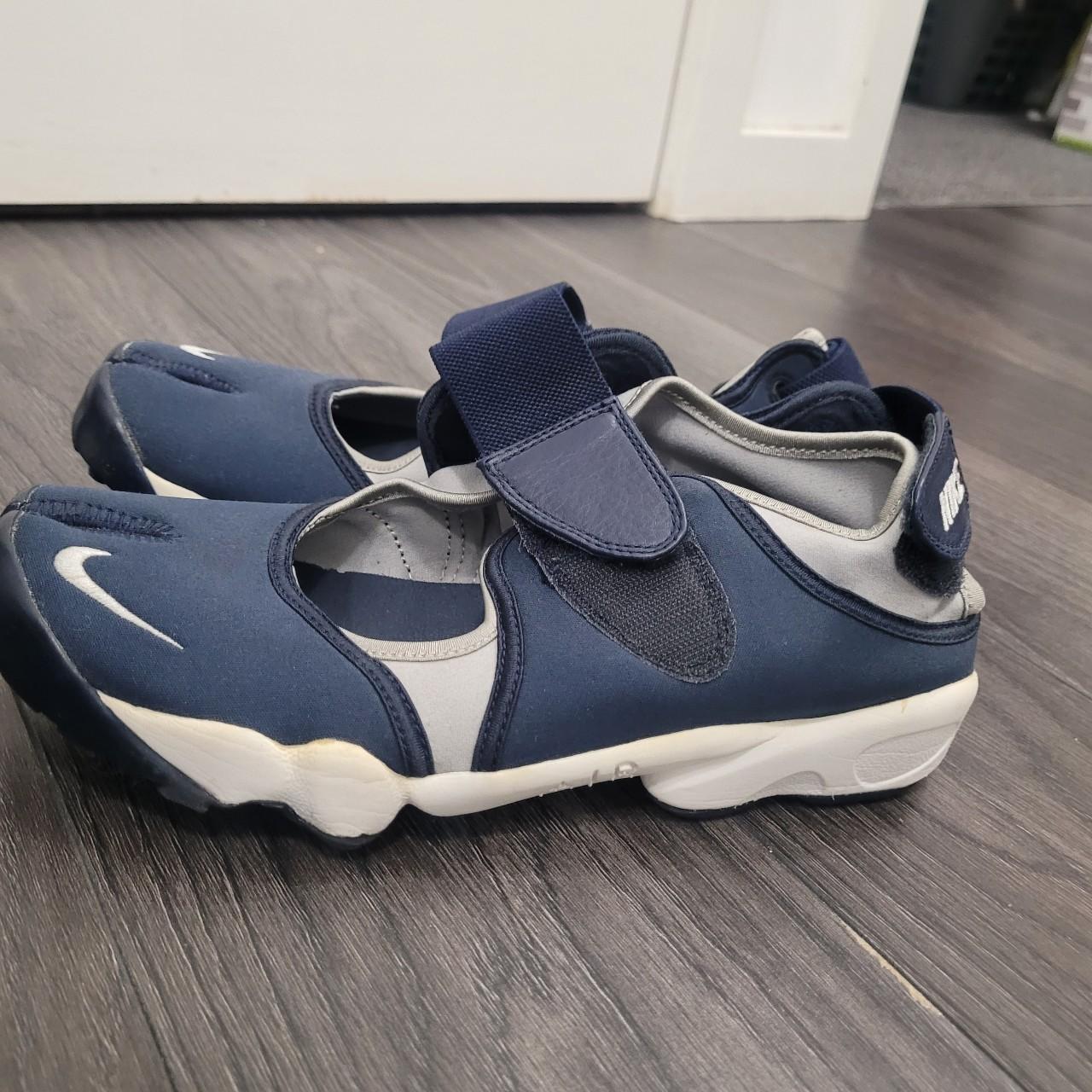 Nike rift OG trainers Rare Size 9 Navy and white 150 - Depop