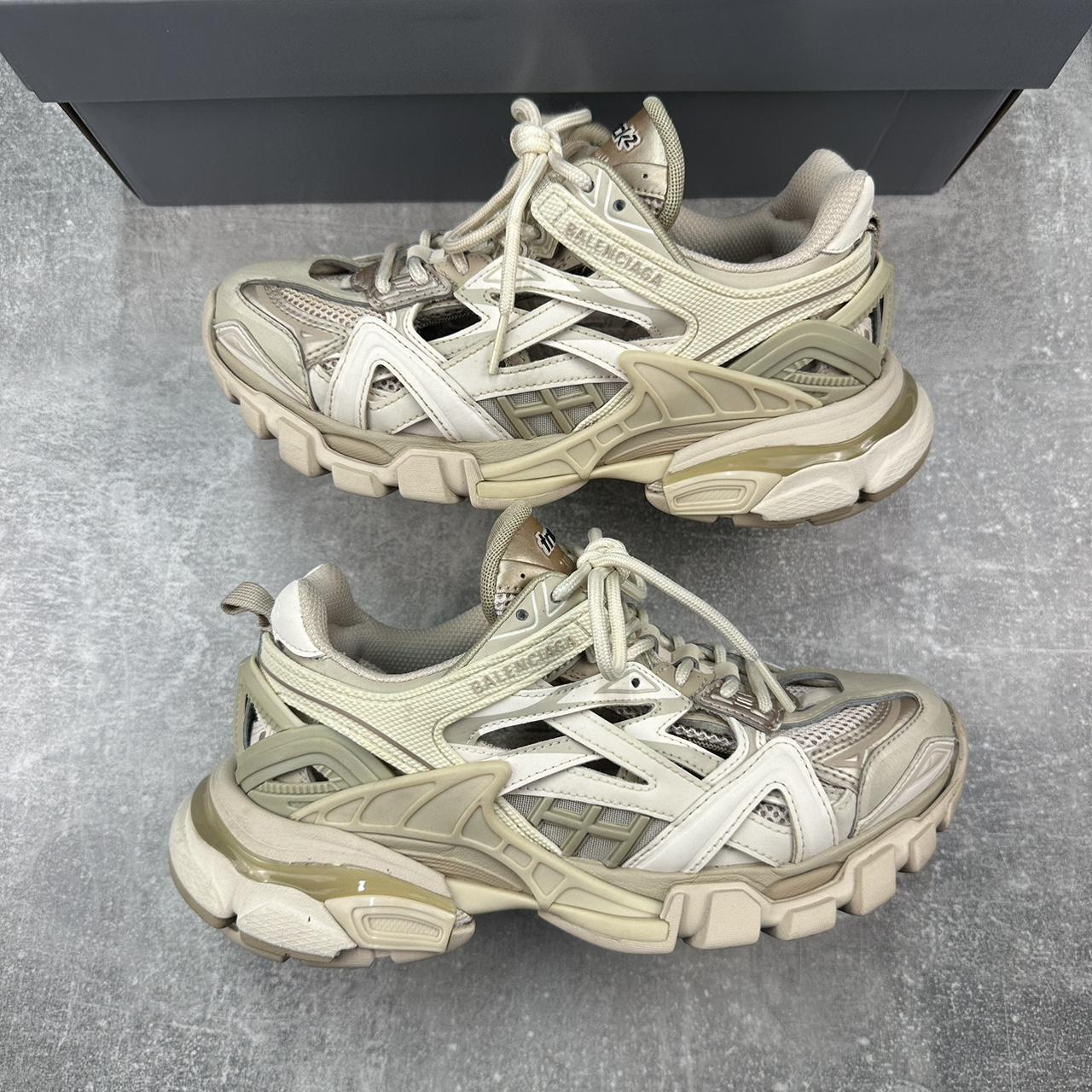 womans balenciaga trainers