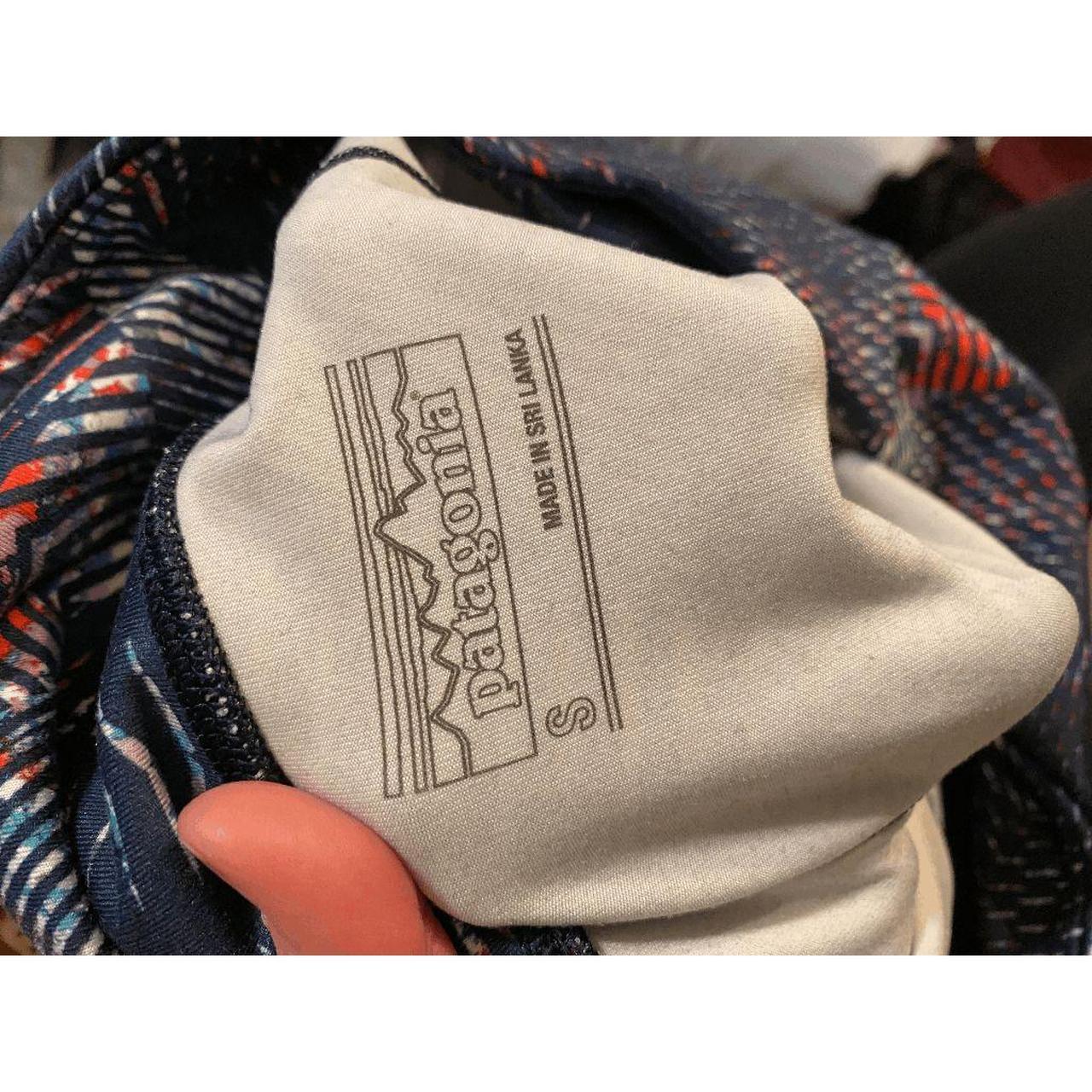 The Patagonia Centered Crops Size- small STYLE: - Depop