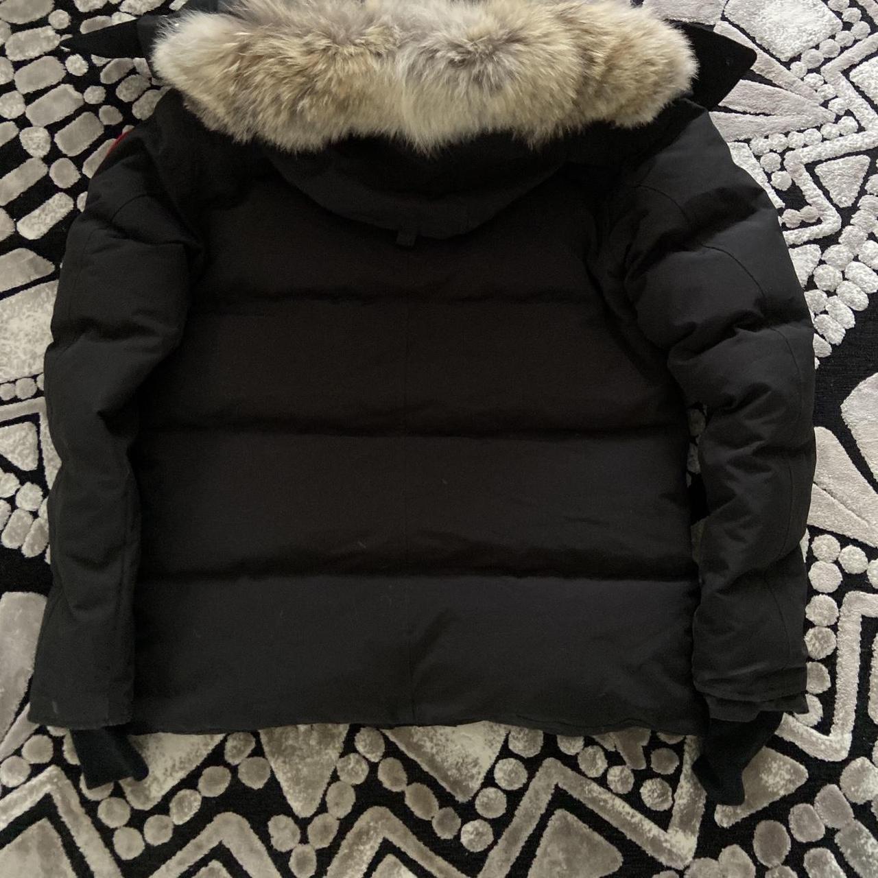 Canada goose Wyndham parka selling this one because... - Depop