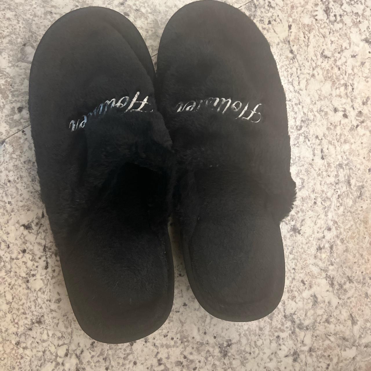 Hollister Co. Men's Slippers | Depop