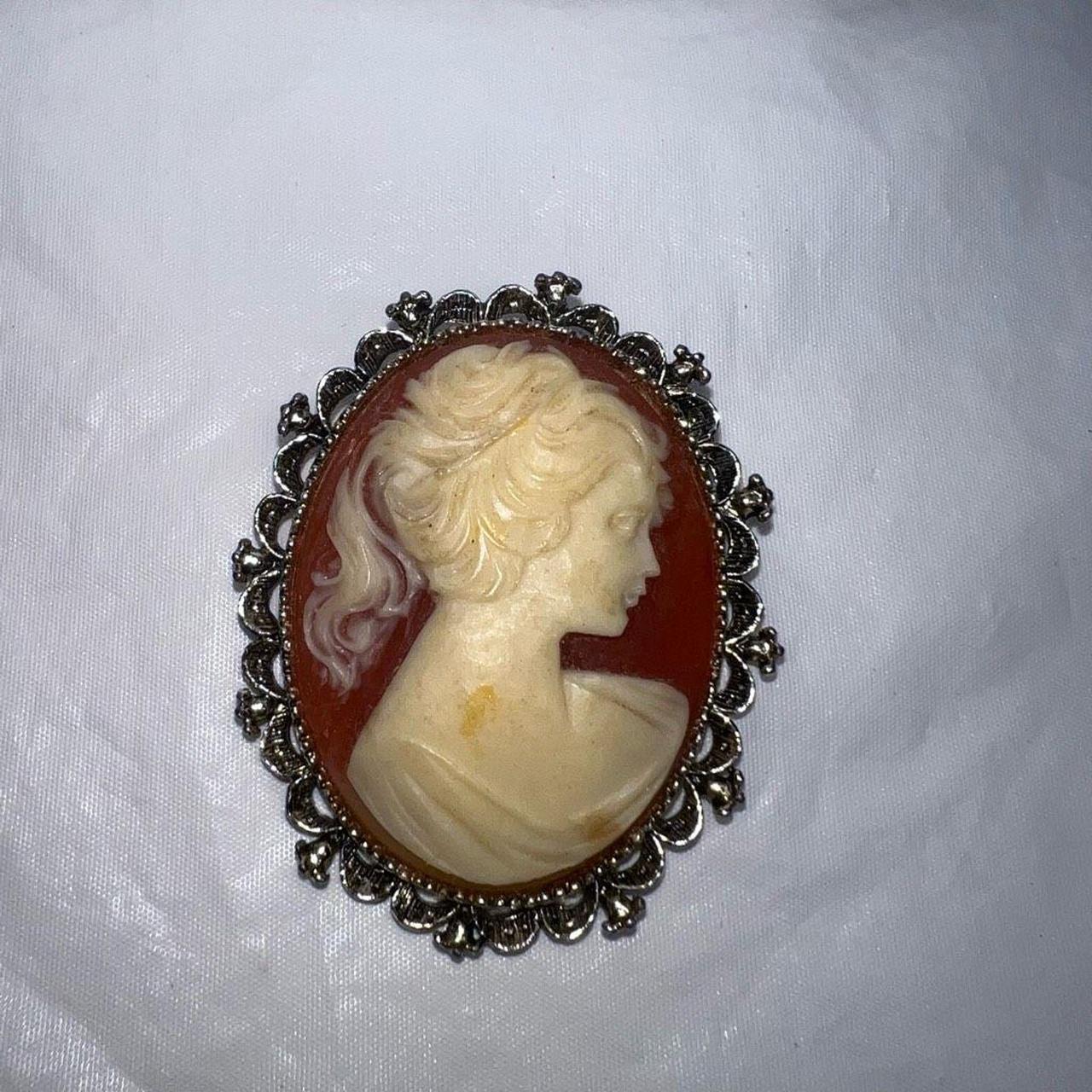 Gerry's deals cameo brooch