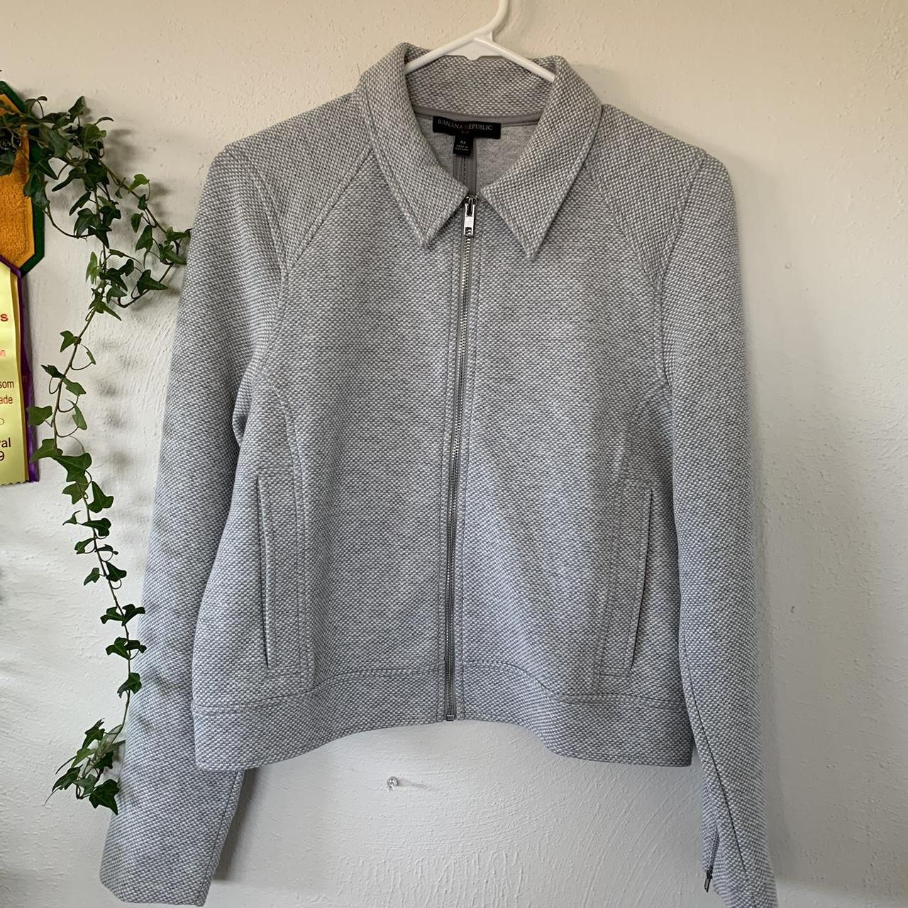 Banana Republic Women's Grey and White Jacket | Depop