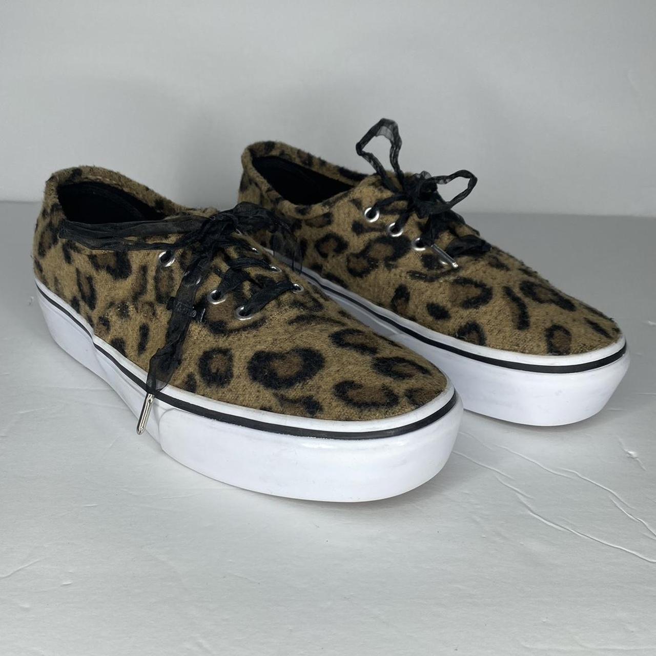 Vans authentic hot sale leopard platform