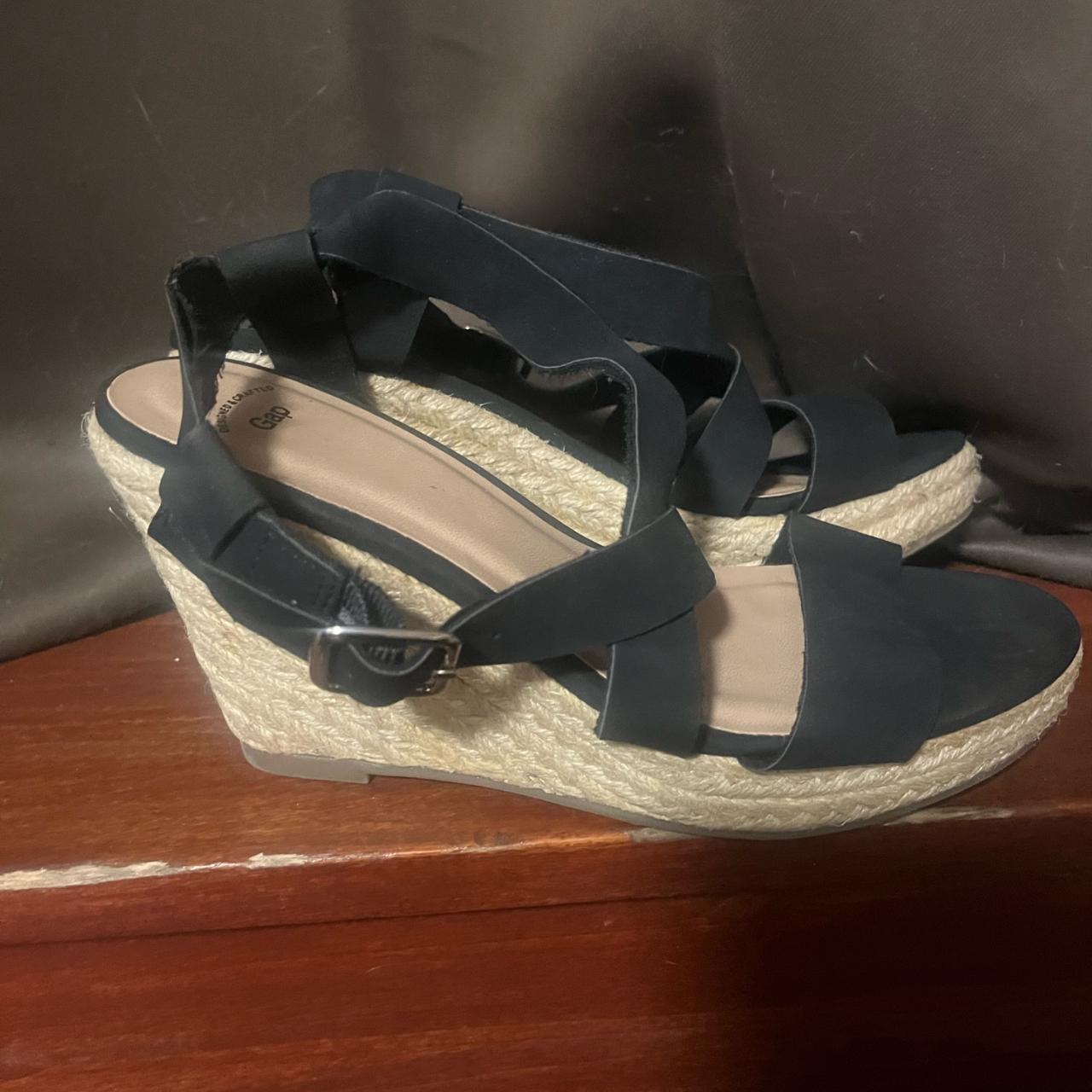 Gap Women's Black and Cream Espadrilles Depop
