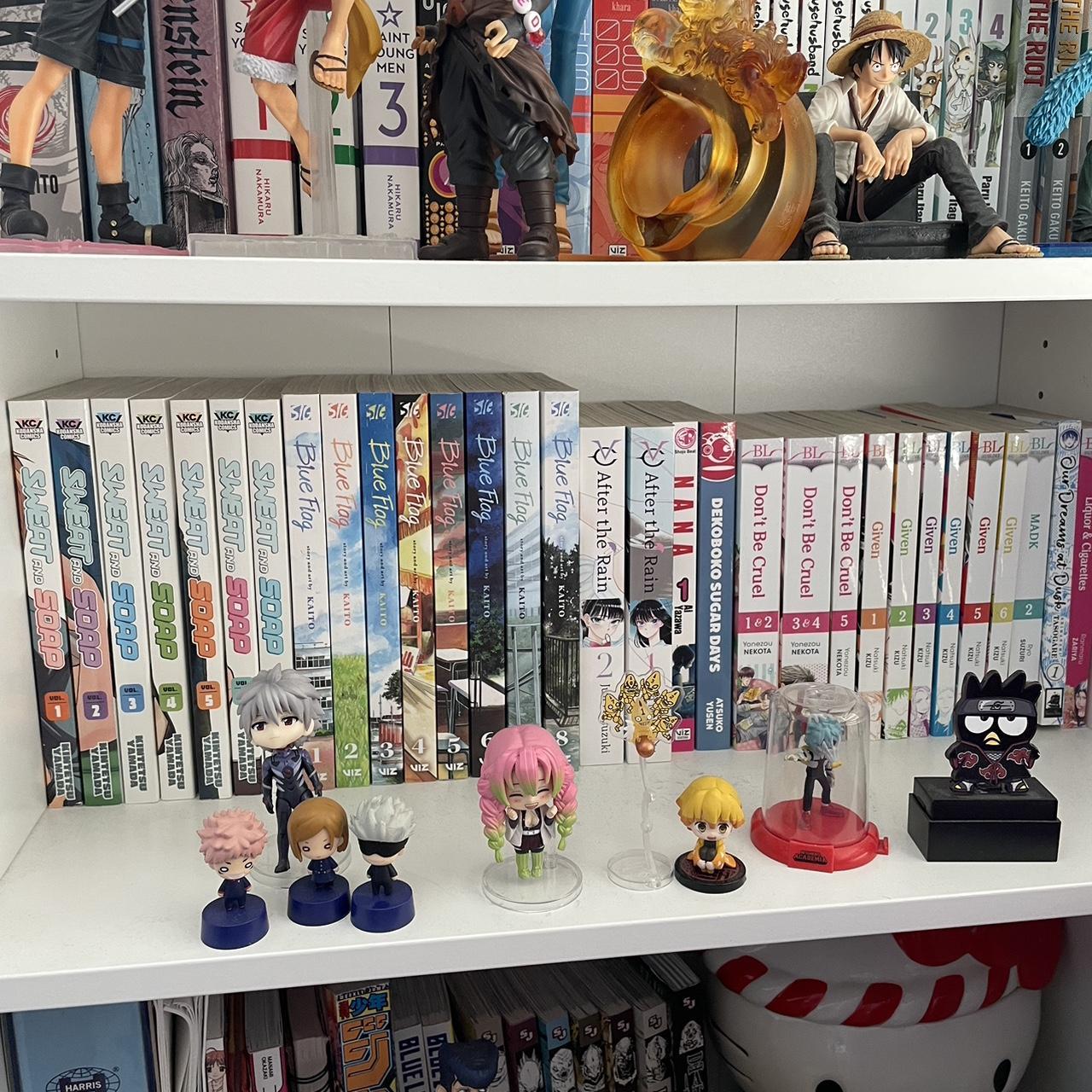 TRYING TO SELL MY MANGA! all in very good condition... Depop