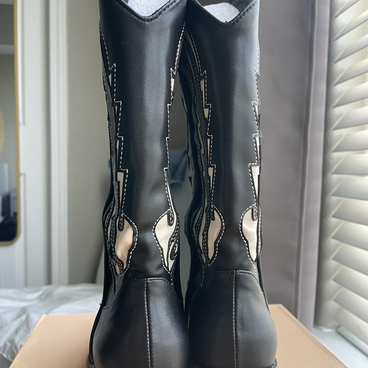 Women's Black and White Boots | Depop