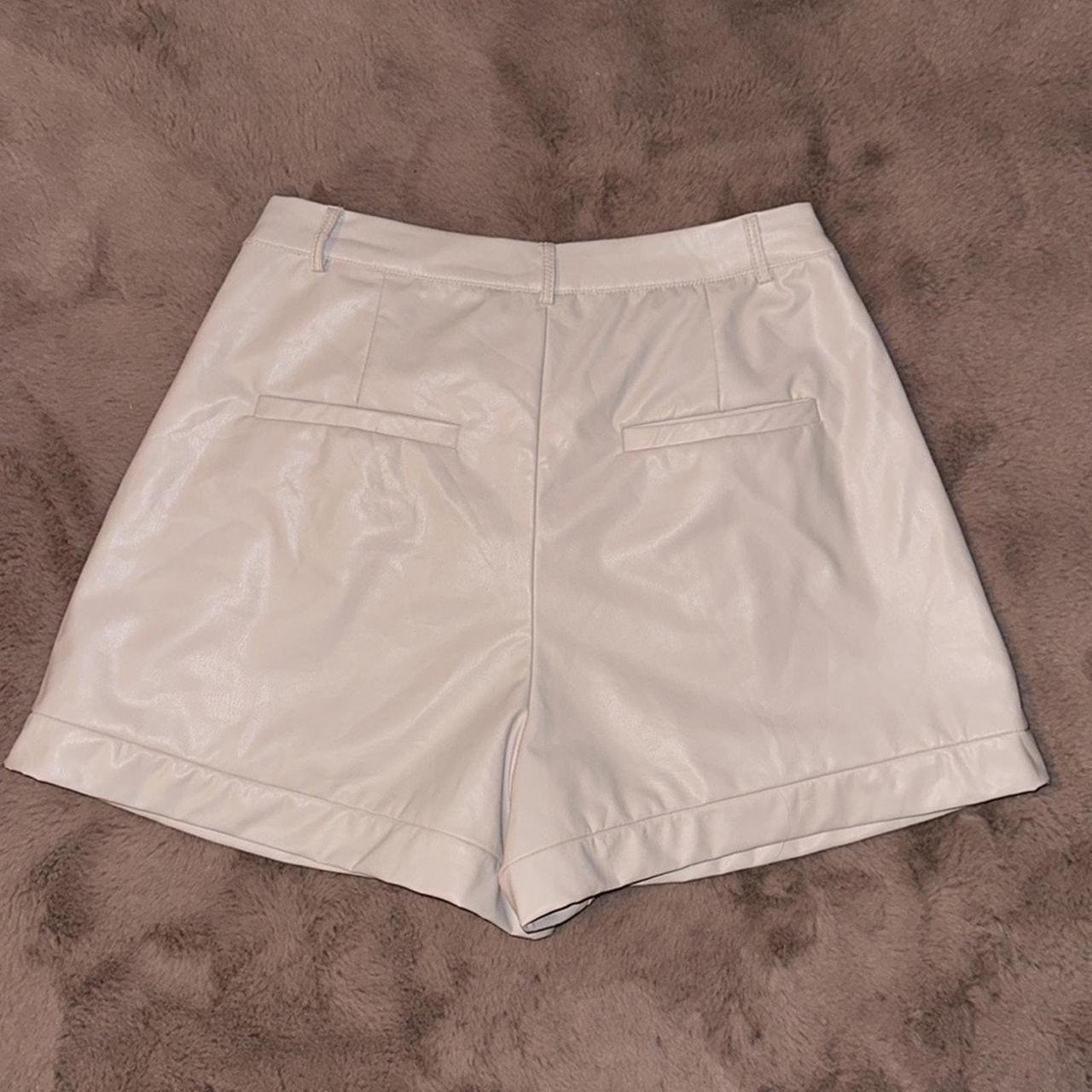 Source Unknown Women's Shorts - Cream - M – Lavis… - image 2