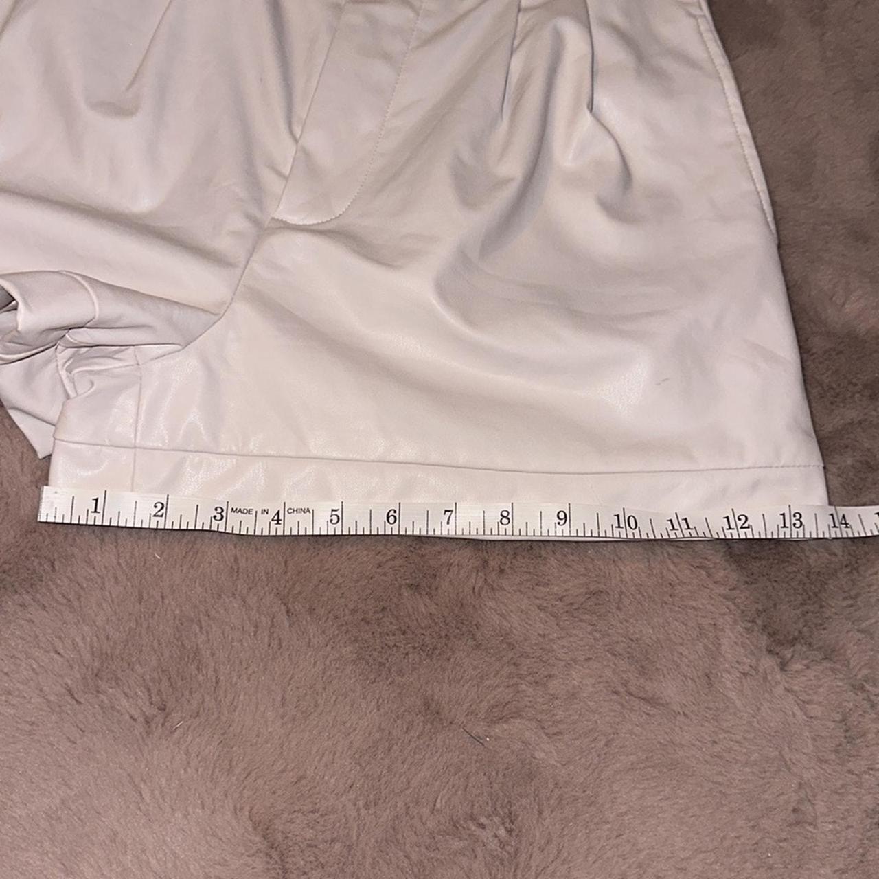 Source Unknown Women's Shorts - Cream - M – Lavis… - image 6