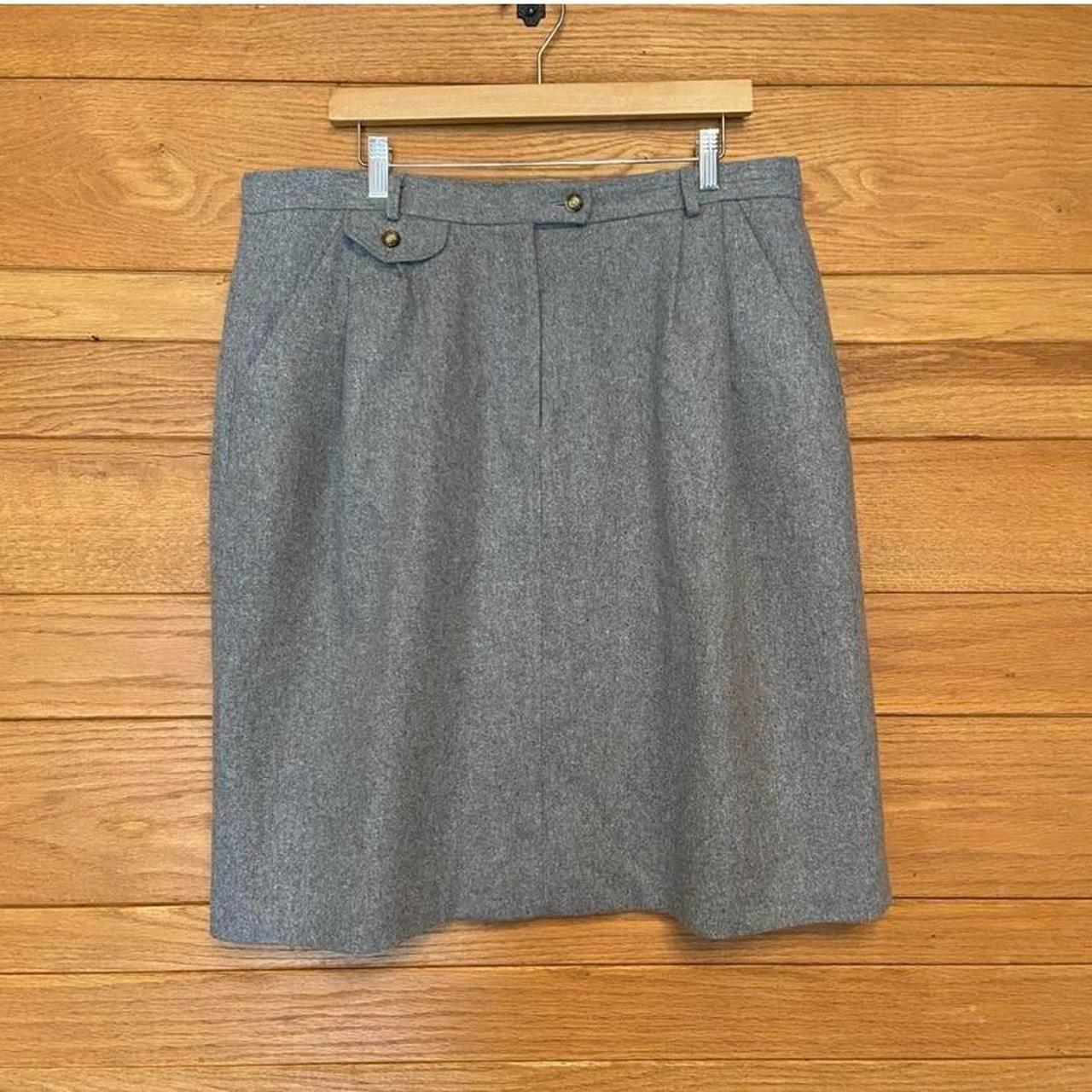 Vintage Orvis gray wool skirt. Size 20 100 carded. Depop