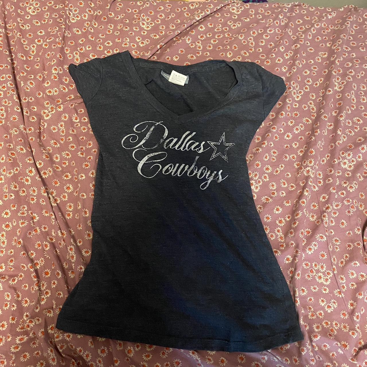 Dallas Cowboys Women's Tee (size s, fits like - Depop