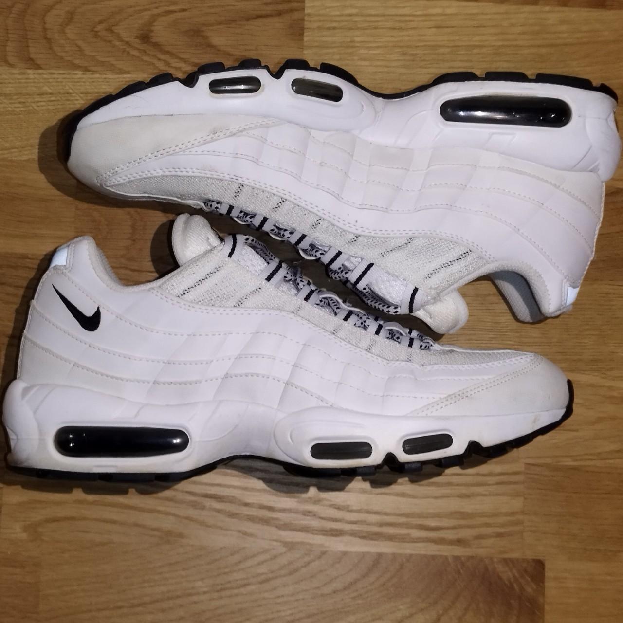 Nike Men's Black and White Trainers | Depop