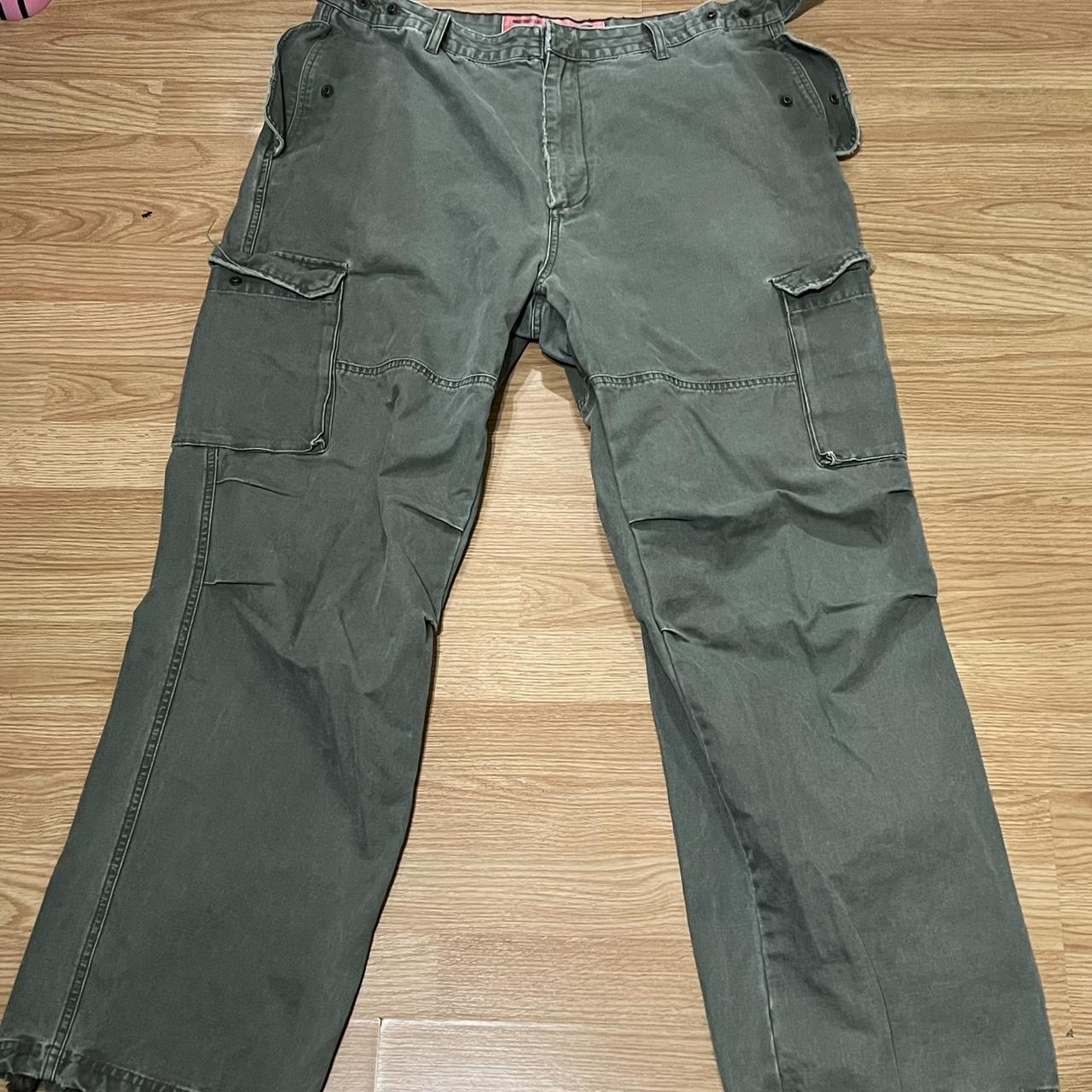 Vintage Mossimo Cargo Pants Size 36x 32 Check... Depop