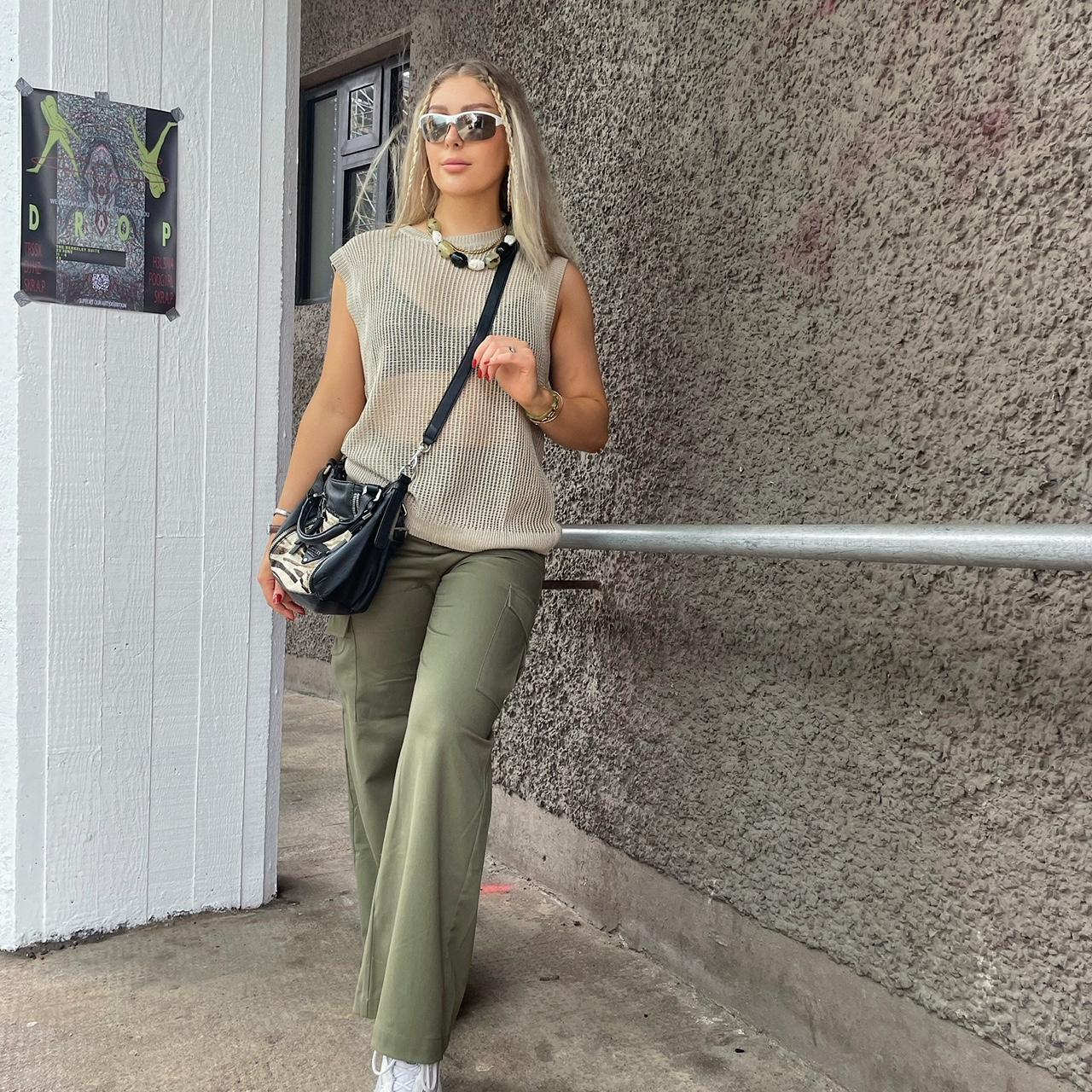 Bershka hot sale khaki trousers