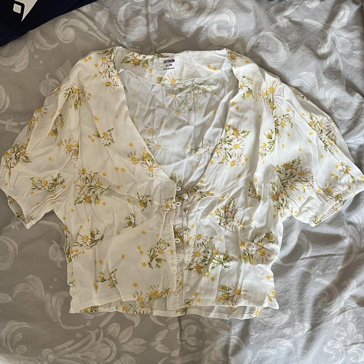 Cotton On floral cottagecore crop top blouse. Fits... Depop