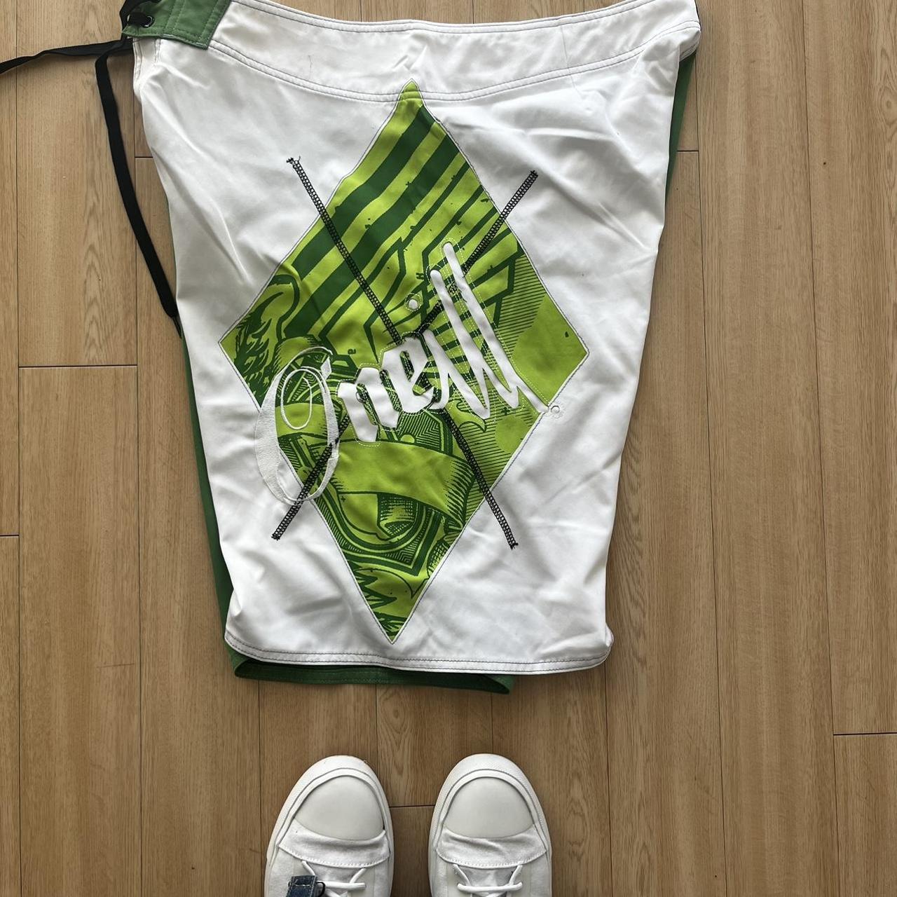 O'Neill Men's Green Shorts (3)