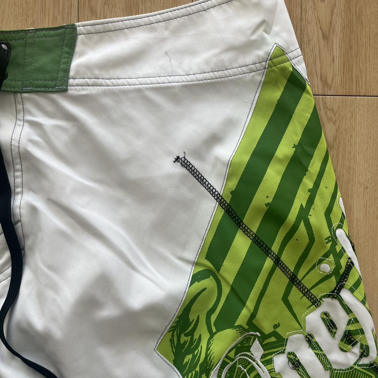 O'Neill Men's Green Shorts (5)