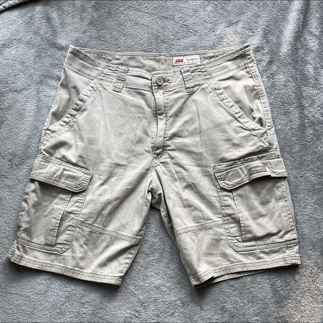 Wrangler Relaxed Fit Cargo Shorts Size 32 Great... - Depop