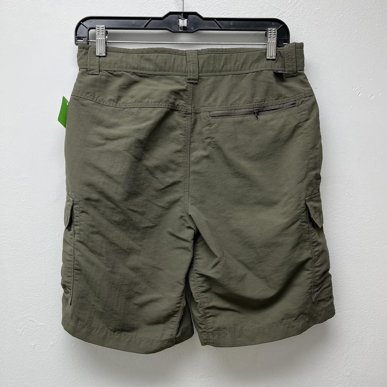 Deals Face Green Khaki Shorts