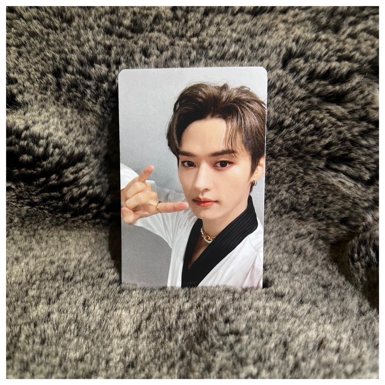 Buy leeknow Yizhiyu photocard