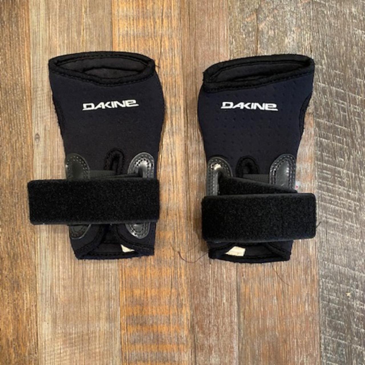 DaKine Undergloves Wrist Guards Black size M Wrist... Depop