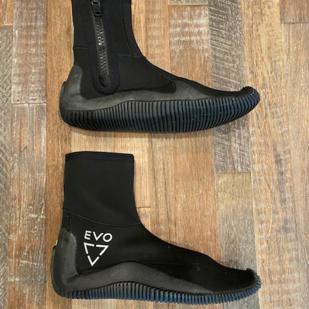 Evo 5mm Men's Classic Dive Boots Black size... Depop
