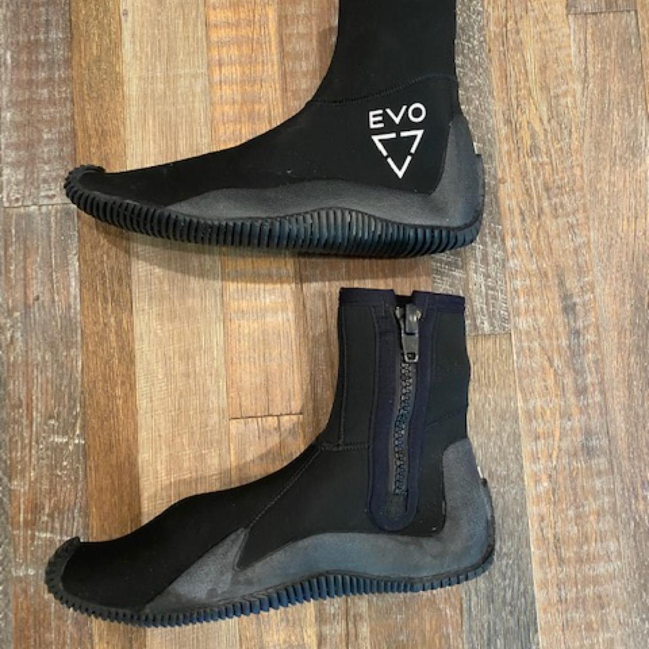 Evo 5mm Men's Classic Dive Boots Black size... Depop