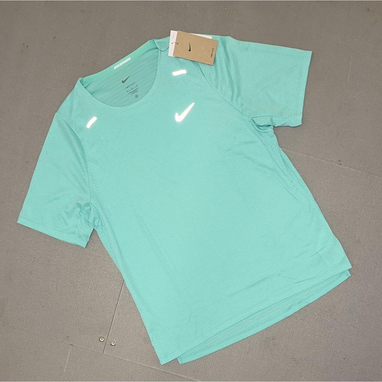 mint nike running top
