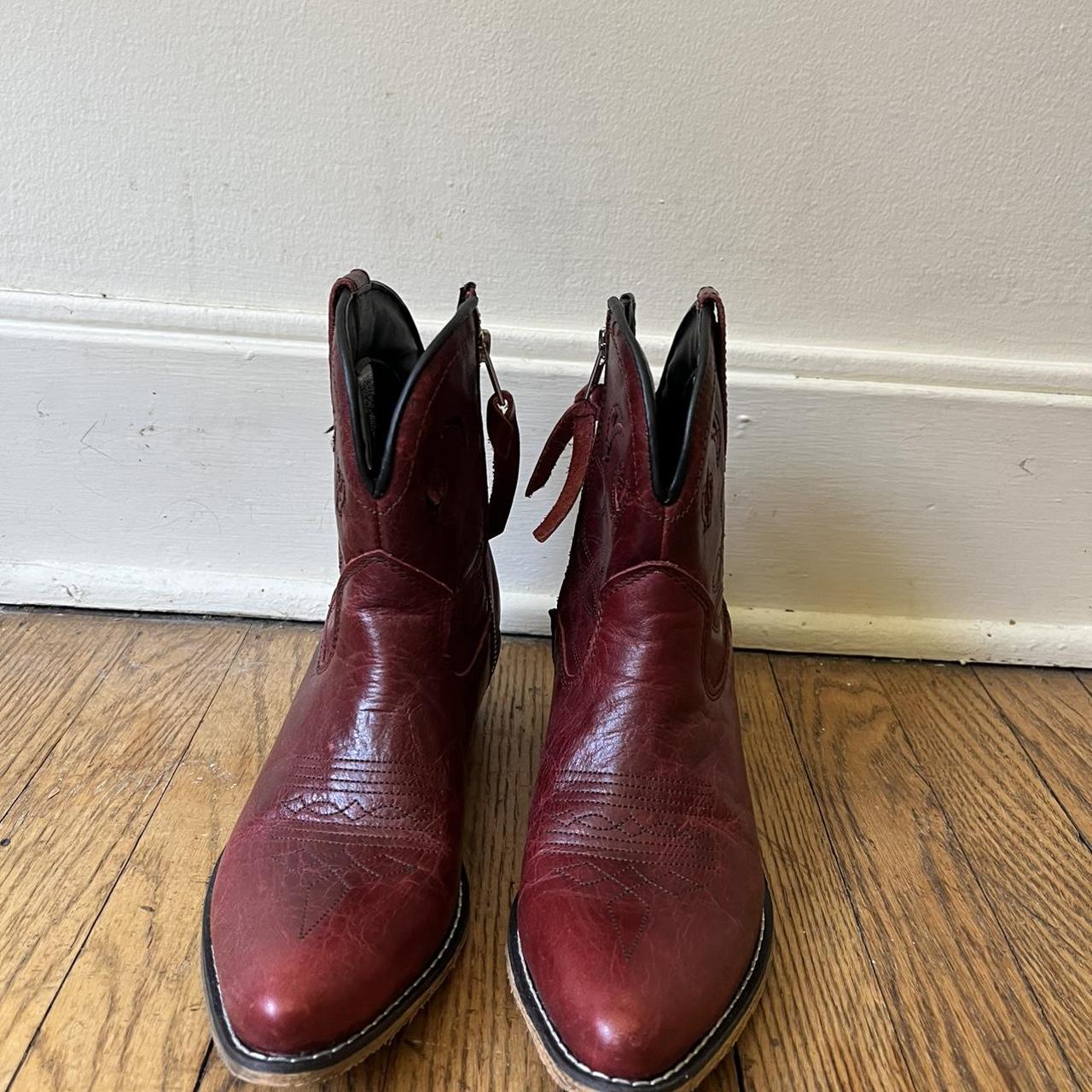 Dingo 1969 Women's Burgundy and Red Boots Depop
