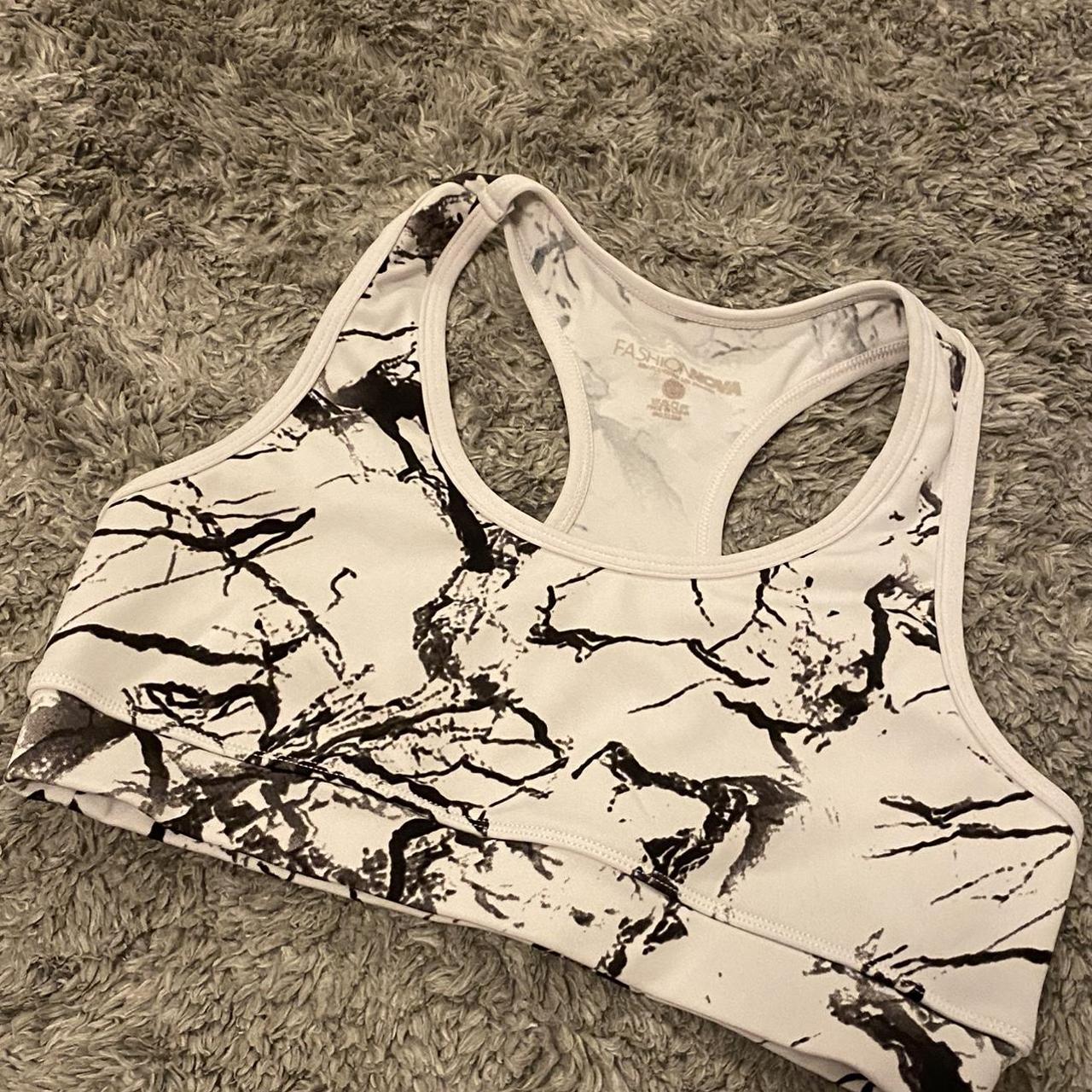 Fashion Nova Women's White and Black Bra Depop
