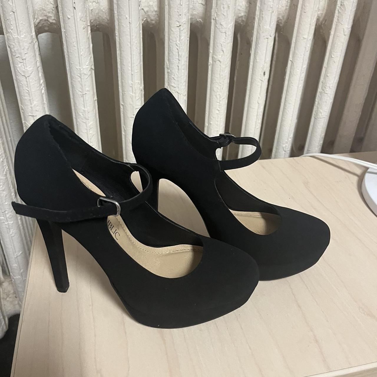 Black high 2025 heels size 4