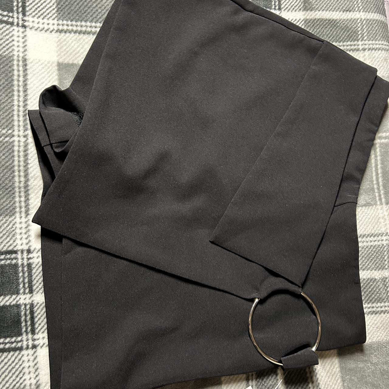 Forever 21 dressy skort-black. Zip and hook and ee - Depop