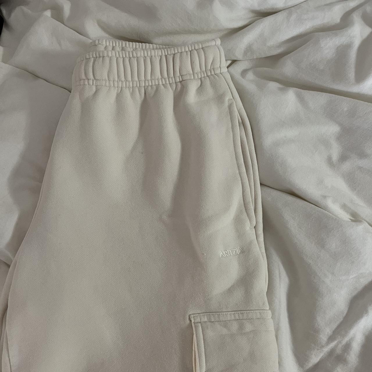 Aritzia white sweatpants. Jogger style. Worn a few - Depop