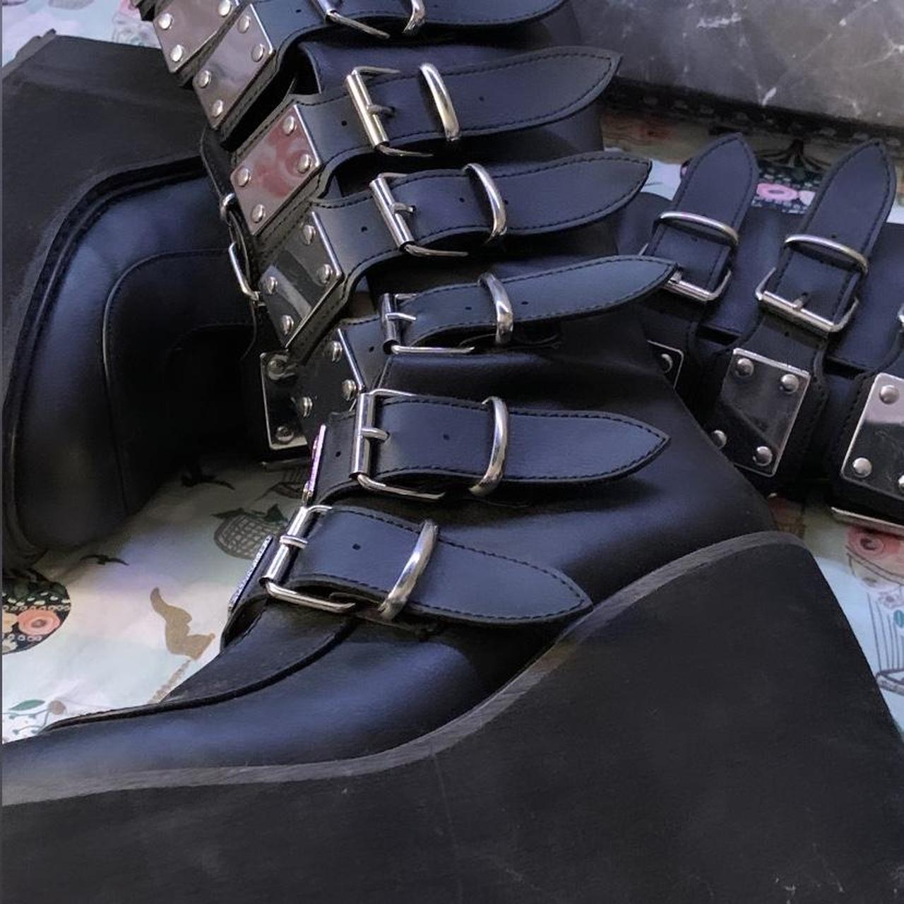 demonia swing 815 height