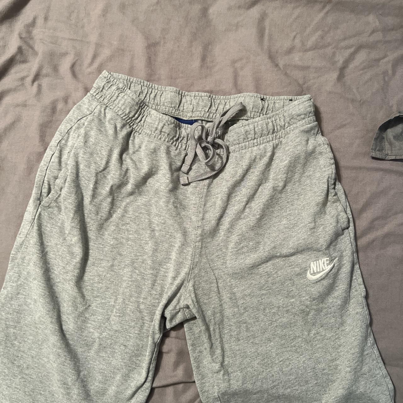 dark gray nike shorts