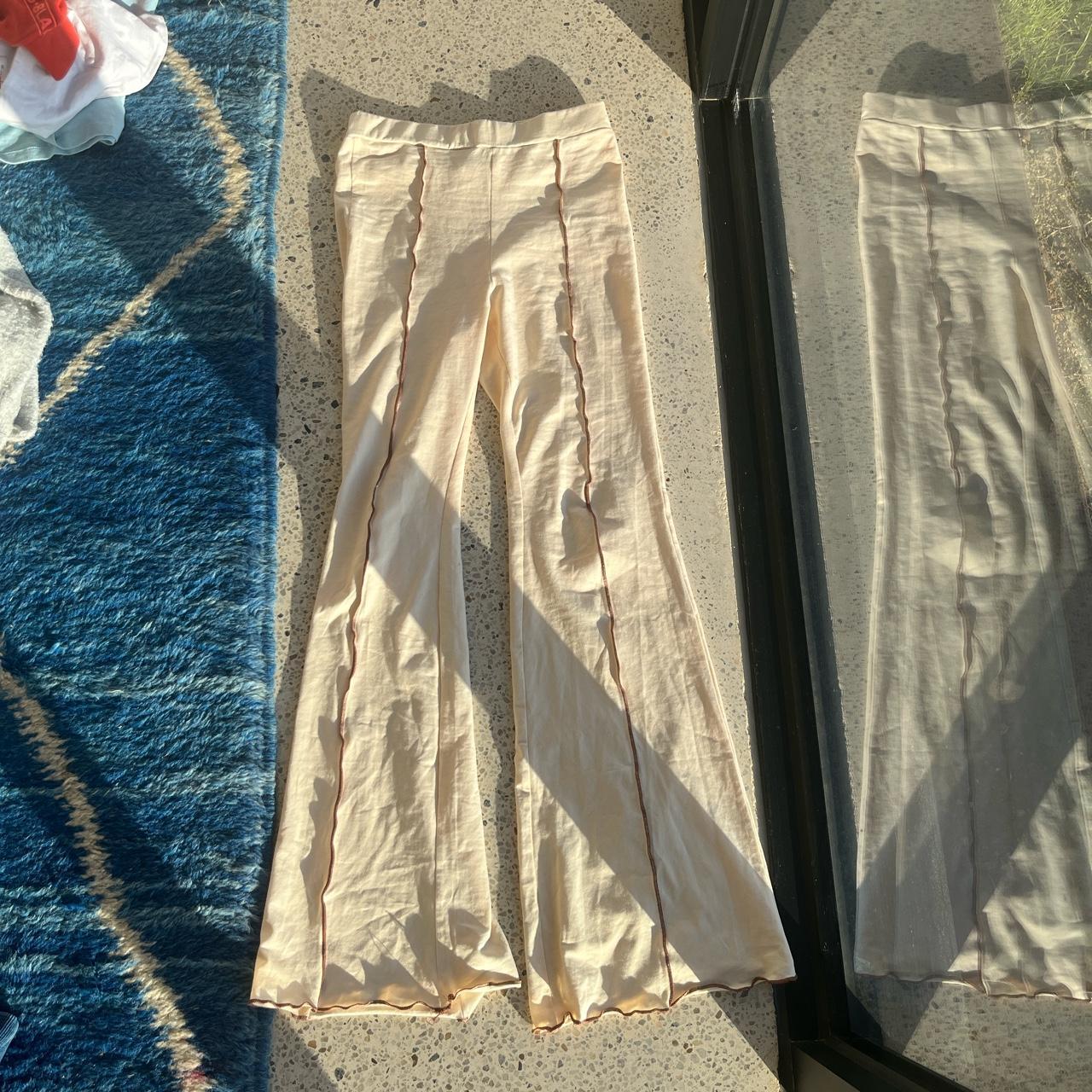 These high waisted flare leggings are really... - Depop