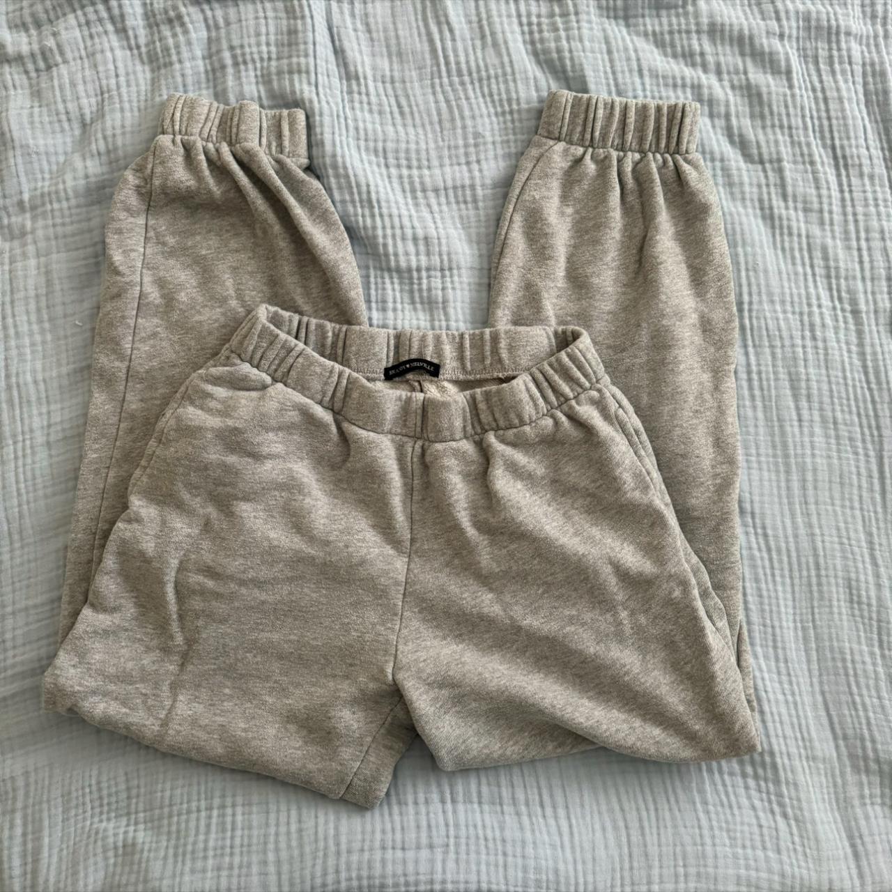 Brandy melville sweatpants discount measurements