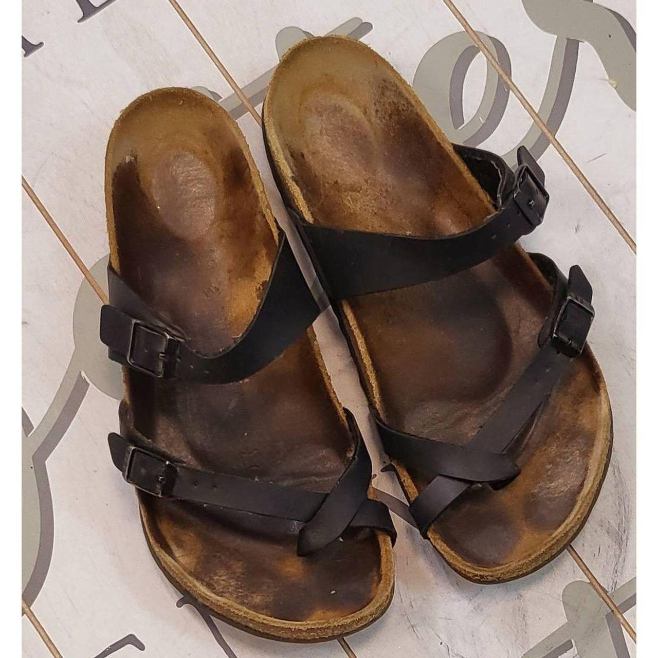 Black sales strappy birkenstocks