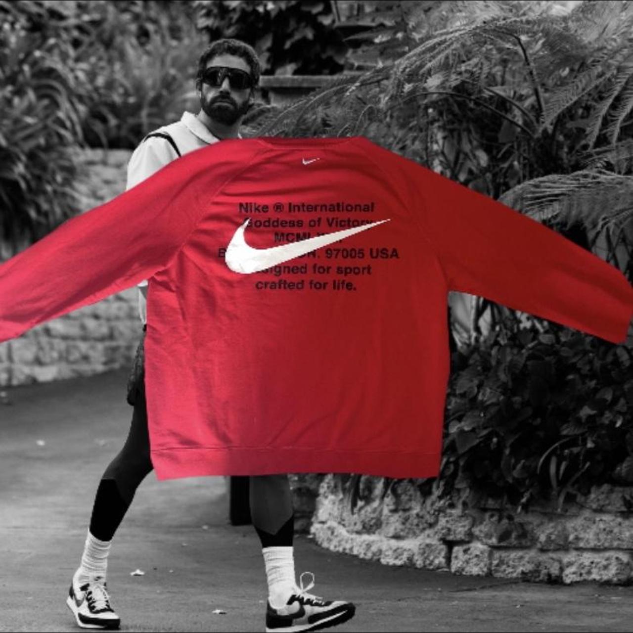 Nike Men s Sportswear Crewneck Double Swoosh