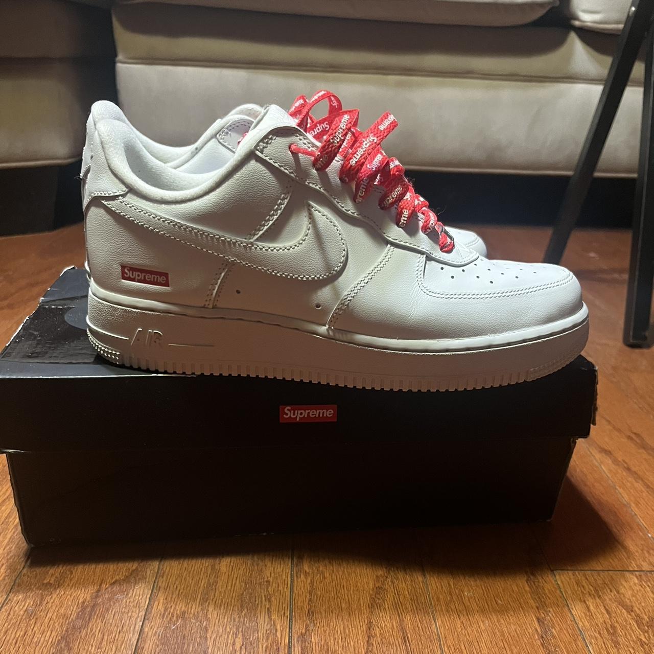 supreme air force with red laces